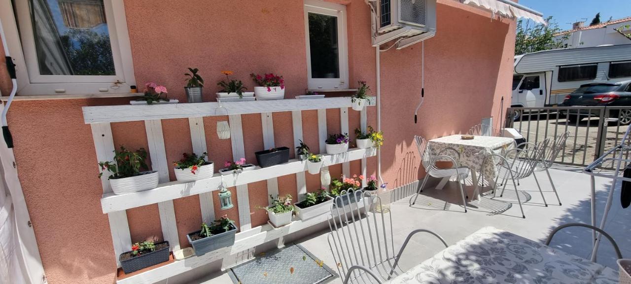 נובליה Guest House Jasna מראה חיצוני תמונה